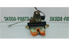 Замок кришки  багажника ляди Skoda Felicia 6U0827505C VAG (6U0827505C)