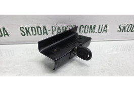 Замок кришки багажника з ключем Skoda Felicia VAG (6U0827571A)