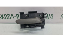 Ручка дверей внутрішня права передня задня Skoda Felicia 6U0837222 VAG (6U0837222)