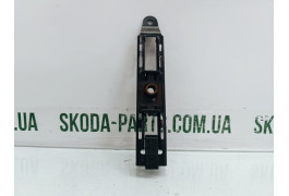 Планка регулювання висоти ремня безпеки Skoda Octavia Tour 6X0857819 VAG (6X0857819)