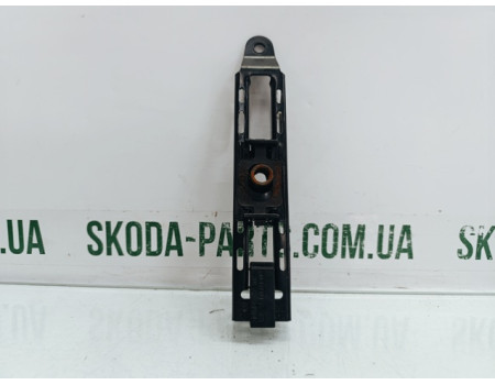 Планка регулювання висоти ремня безпеки Skoda Octavia Tour 6X0857819 VAG (6X0857819)