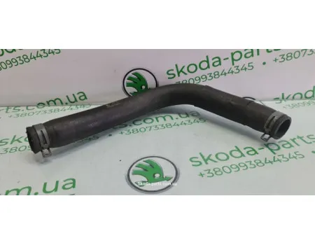 Патрубок системи охолодження двигуна Skoda Fabia 6Y0121049D VAG (6Y0121049D)