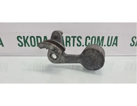 Кронштейн куліси Кпп Кронштейн куліси КПП Важіль перемикання швидкості Skoda Fabia 1.4 MPI 6Y0711051 VAG (6Y0711051)