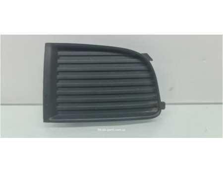 Заглушка бампера права Skoda Fabia 6Y0807368A VAG (6Y0807368A)