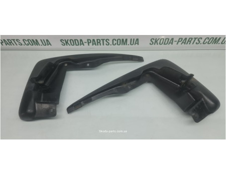 Бризговики передні Skoda Fabia 6Y0821819A VAG (6Y0821819)