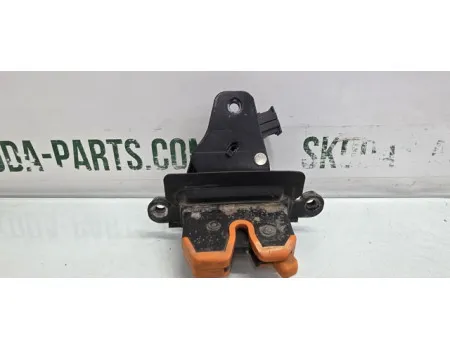 Замок кришки багажника ляди Skoda Fabia хетчбек до рестайл VAG (6Y0827501H)