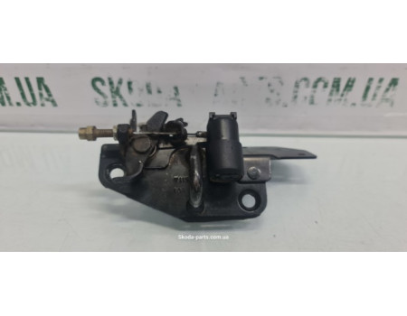 Петля замка багажника Skoda Fabia 6Y0827511A VAG (6Y0827511A)