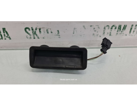 Кнопка відмикання кришки багажника комбі Skoda Fabia 6Y0827574G VAG (6Y0827574G)