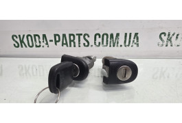 Личинка замка дверей передня ліва права з ключем Skoda Fabia VAG (6Y0837167BM)