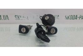 Личинка замка дверей ліва права запалення бак комплект Skoda Octavia Tour VAG (6Y0837167CN)