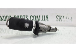 Личинка замка передніх дверей Skoda Fabia 6Y0837167E VAG (6Y0837167E)