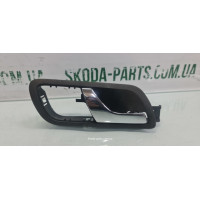 Ручка дверей внутрішня передня права Skoda Fabia 6Y0837248 VAG (6Y0837248)