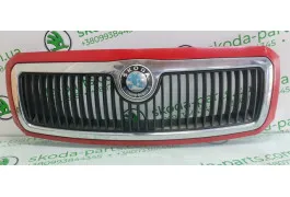 Решітка радіатора дорестайл Skoda Fabia 6Y0853668A VAG (6Y0853668A)