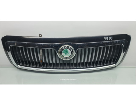 Решітка радіатора дорестайл код фарби 9910 Skoda Fabia 6Y0853668AA VAG (6Y0853668AA)