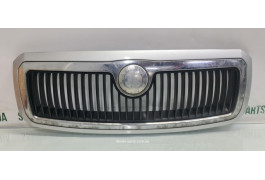 Решітка радіатора дорестайл Skoda Fabia 6Y0853668AD VAG (6Y0853668AD)