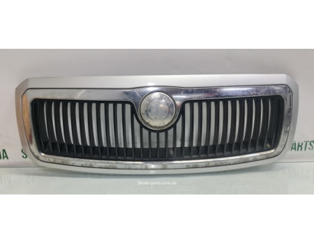 Решітка радіатора дорестайл Skoda Fabia 6Y0853668AD VAG (6Y0853668AD)