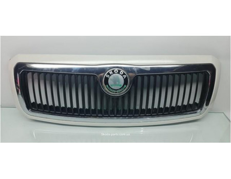 Решітка радіатора рестайл Skoda Fabia 6Y0853668B VAG (6Y0853668B)