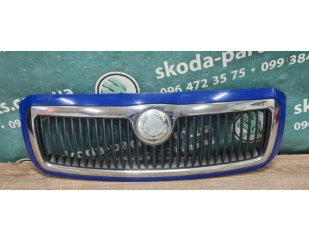 Решітка радіатора в синьому кольорі Skoda Fabia 6Y0853668BA вживана VAG (6Y0853668BA)