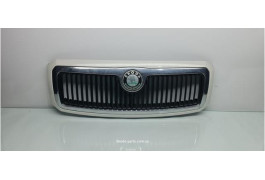 Решітка радіатора Skoda Fabia 6Y0853668BD VAG (6Y0853668BD)