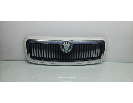 Решітка радіатора Skoda Fabia 6Y0853668BD VAG (6Y0853668BD)