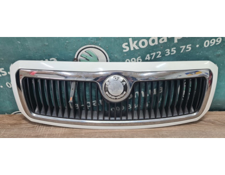Решітка радіатора в білому кольорі Skoda Fabia 6Y0853668W вживана VAG (6Y0853668W)