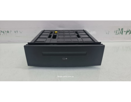 Органайзер в торпеду Skoda Fabia 6Y0858332 VAG (6Y0858332)