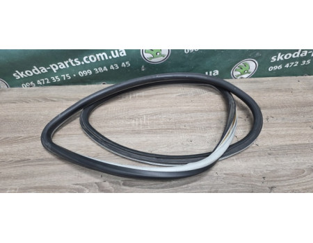 Ущільнювач передній лівий Skoda Fabia mk 1 VAG (6Y0867365BA)