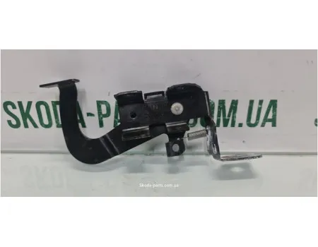 Ручка відмикання кришки багажника Skoda Fabia 6Y1827611A вживана VAG (6Y1827611A)