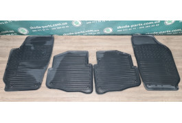 Килимки гумові комплект Skoda Fabia 2000-2007р VAG (6Y1862435)
