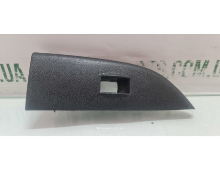 Накладка ручки дверей передня права Skoda Fabia 6Y1867228 VAG (6Y1867228)