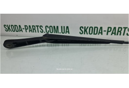 Двірник передній правий Skoda Fabia 6Y1955410 VAG (6Y1955410)