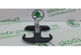 Гак ручка фіксатор багажу Skoda Octavia A5 6Y5867615B VAG (6Y5867615B)