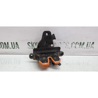 Замок кришки багажника ляди Skoda Fabia універсал 2000-2007р VAG (6Y9827501G)