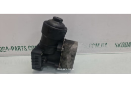 Корпус масляного фільтра 2.0tdi Skoda Superb 2 VAG (70377814)