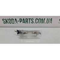 Плафон підсвітки багажника Volkswagen Passat B7 VAG (7L6947101A)