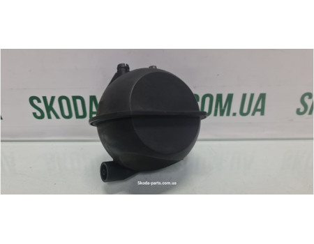 Бачок вакуумної системи двигуна Skoda Octavia A5 7M0129808 VAG (7M0129808)