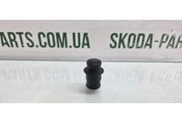 Заглушка розетки 12в Skoda Fabia II New 7M3919311 VAG (7M3919311)