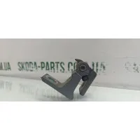 Петля  дверей передня ліва верхня Skoda Octavia A7 7N0831401 VAG (7N0831401)