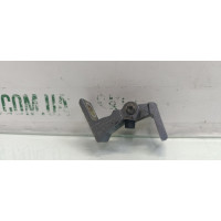 Петля передніх дверей лівої нижня Skoda Octavia A7 VAG (7N0831401A)