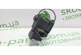 Мотор-привод відкриття лючка паливного баку Skoda Octavia A7 універсал 7P0810773D VAG (7P0810773D)