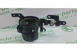 Кронштейн кріплення паливного фільтра 2.5tdi Skoda Superb 8D0201987C VAG (8D0201987C)