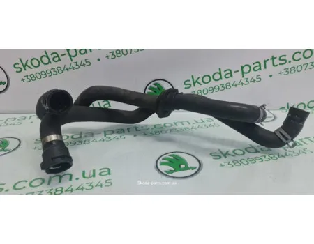 Патрубки системи охолодження двигуна до пічки 2.5tdi Skoda Superb 8D0819373AB VAG (8D0819373AB)