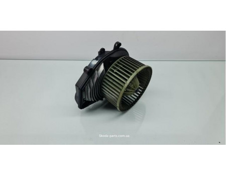 Двигун вентилятора пічки Skoda Superb 8D1820021 VAG (8D1820021)
