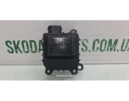 Двигун заслінки пічки Skoda Superb 8D2820511C VAG (8D2820511C)