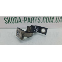 Завіса петля дверей задня ліва нижня Skoda Superb 2 8K0831401A VAG (8K0831401A)