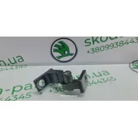 Завіса петля дверей верхня задня права комбі Skoda Octavia A7 8K0831402B VAG (8K0831402B)