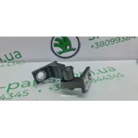 Петля завіса дверей нижня задня права комбі Skoda Octavia A7 8K0831402E VAG (8K0831402E)