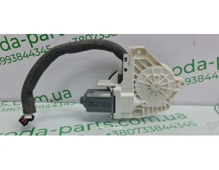 Двигун склопідіймача задній правий Skoda Superb 2 8K0959812A VAG (8K0959812A)