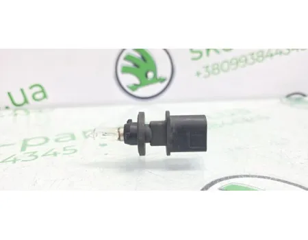 Цоколь (патрон) лампочки покажчика поворотів Volkswagen Passat b6 8n0953053 VAG (8N0953053) Цоколь (патрон) лампочки покажчика поворотів Volkswagen Passat b6 8n0953053 VAG (8N0953053)