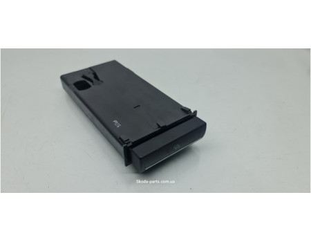 Бардачок Audi A3 8P0941561 VAG (8P0941561)